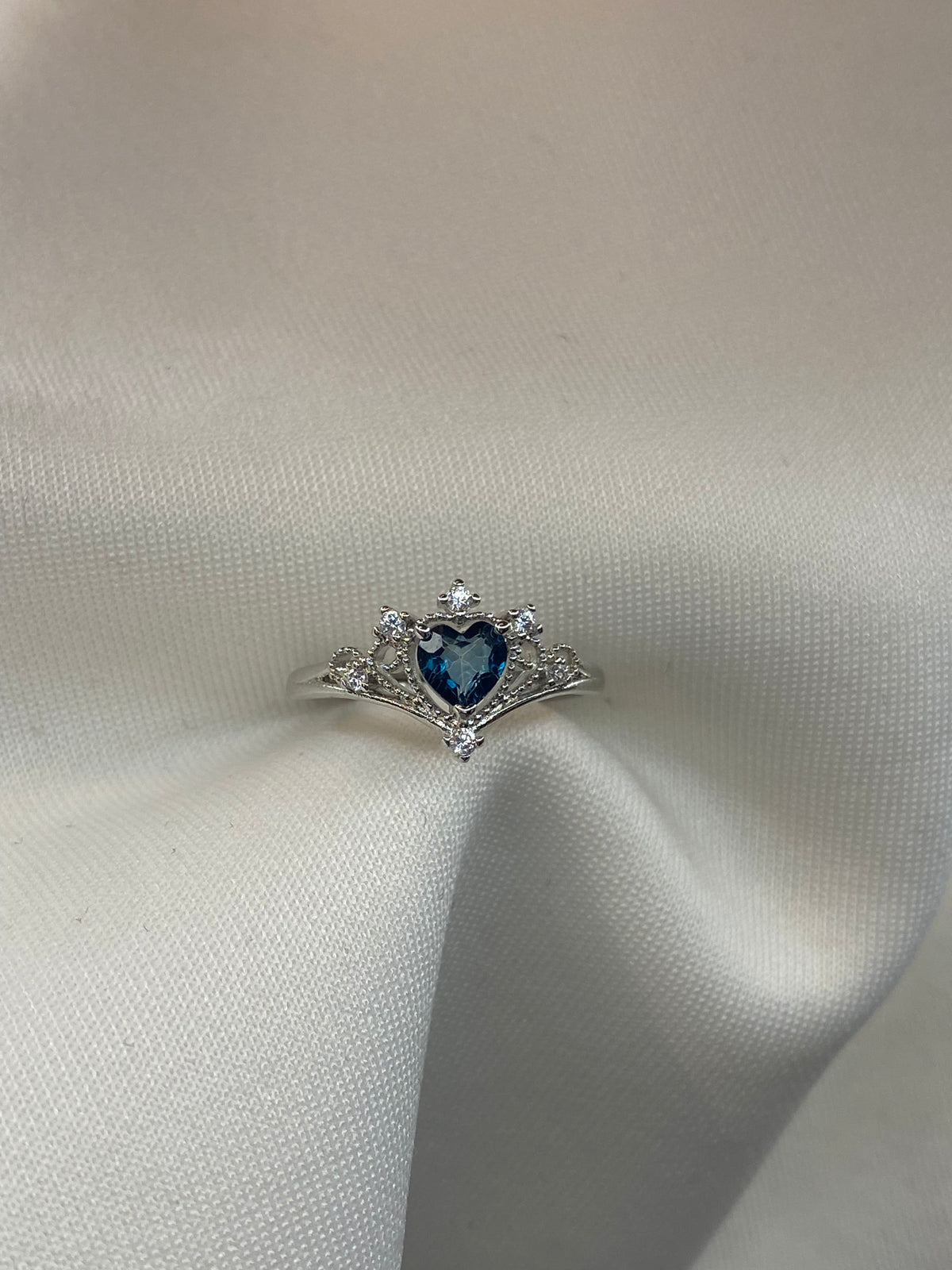 Anello Topazio Blu London cuore