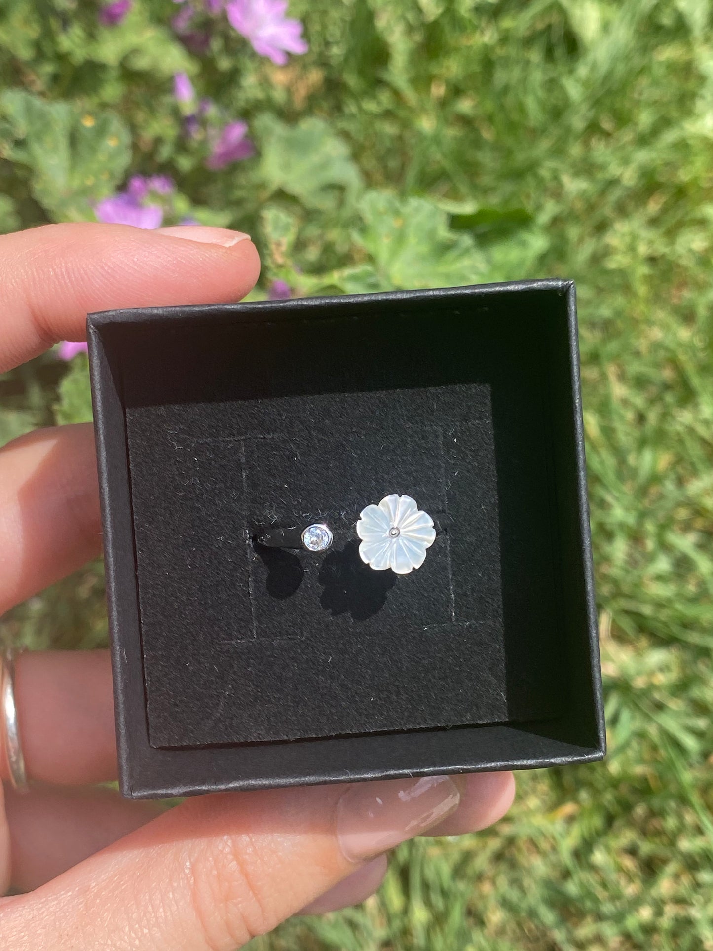 Anello MADREPERLA fiore bianco