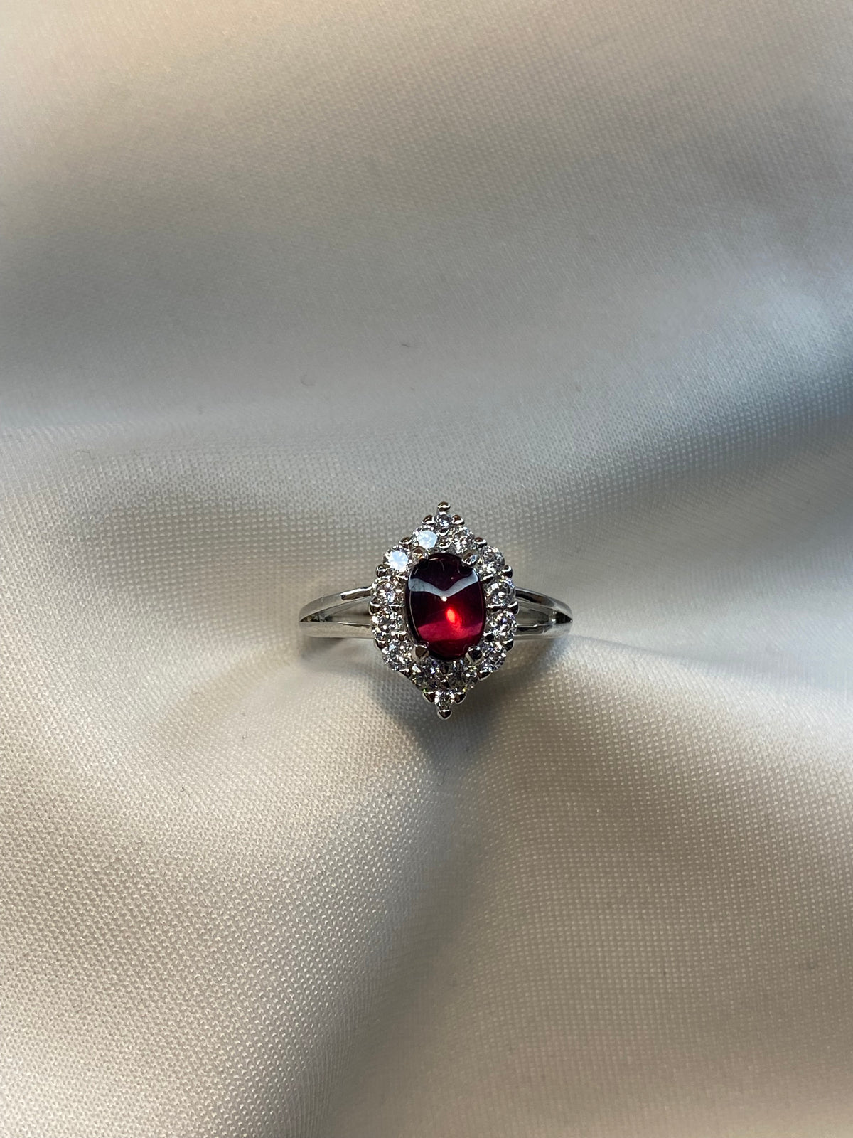 Anello Granato