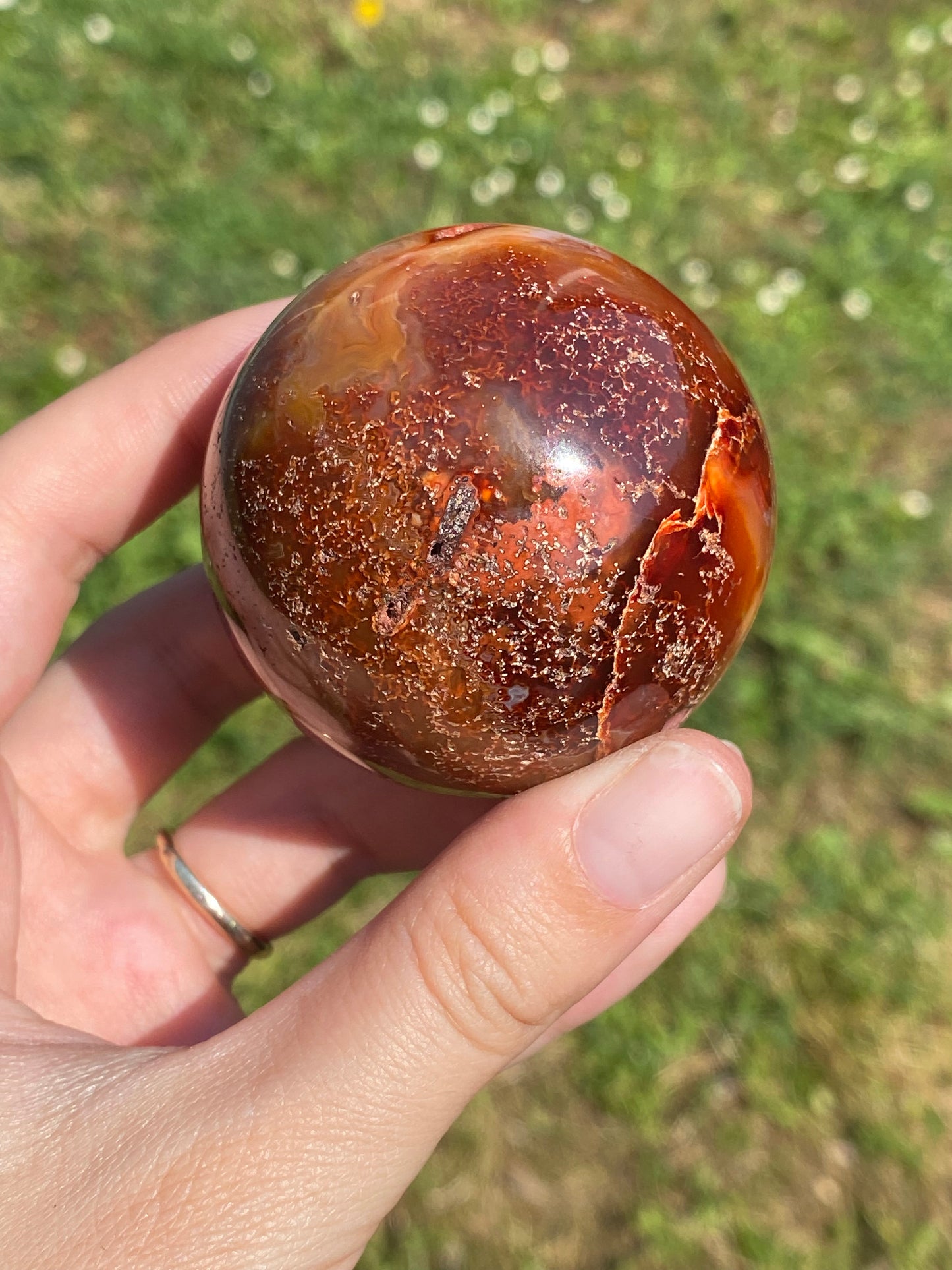 Sfera in agata Corniola