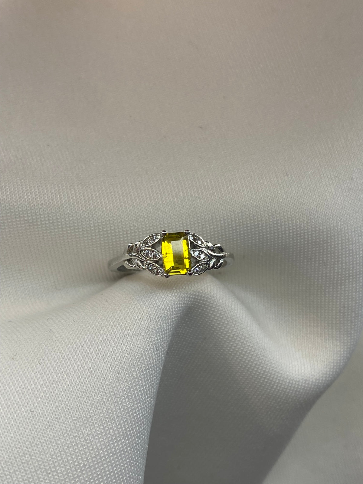 Anello Tormalina Gialla foglie