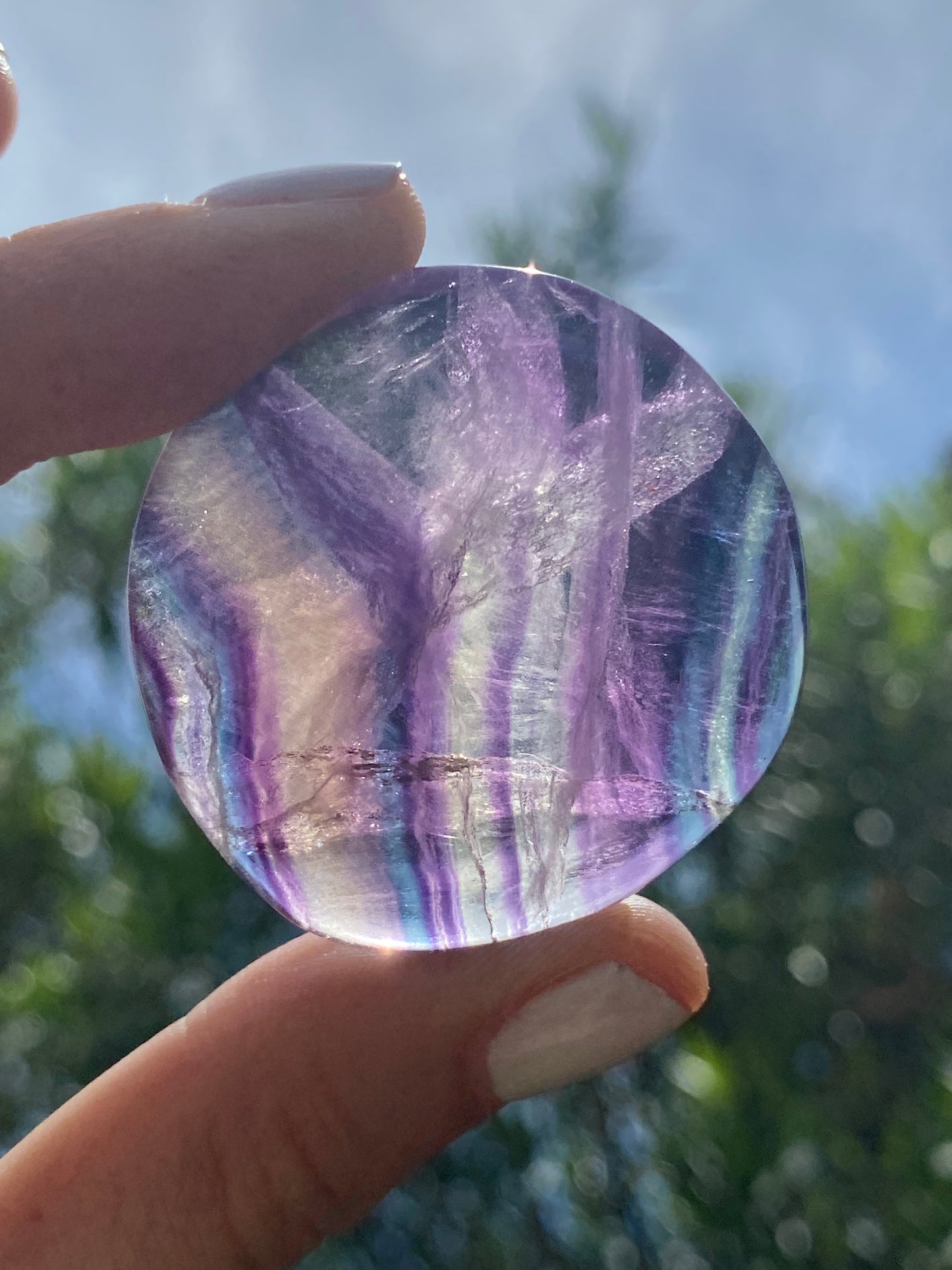 Flat stone in Fluorite