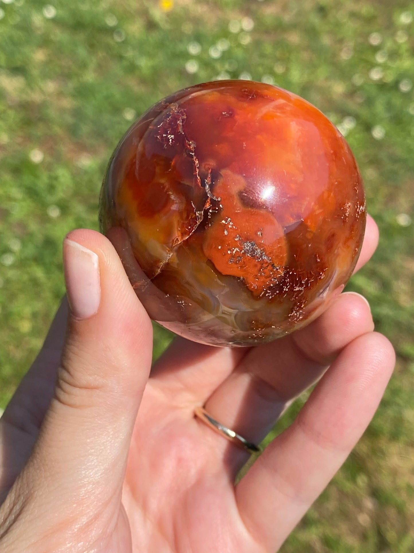 Sfera in agata Corniola