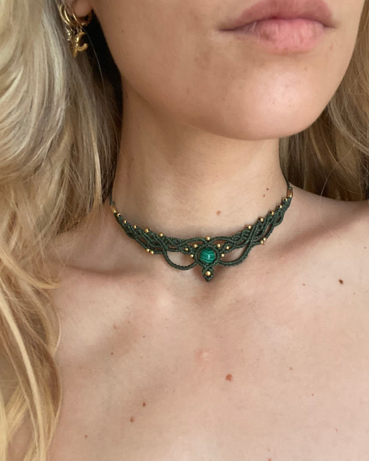 Choker modella “Diana” con malachite