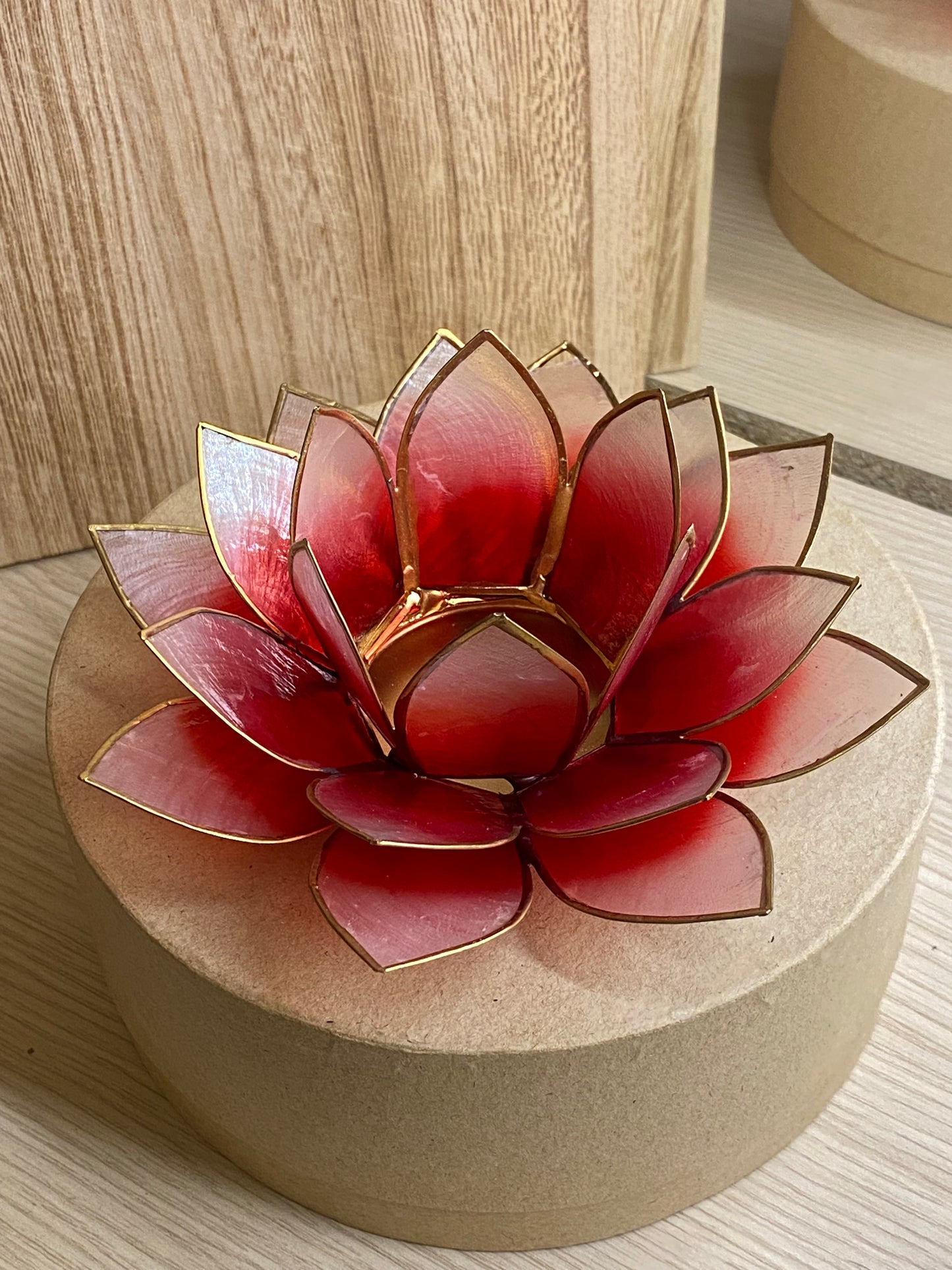 Porta candele fiore di loto in conchiglia Capiz