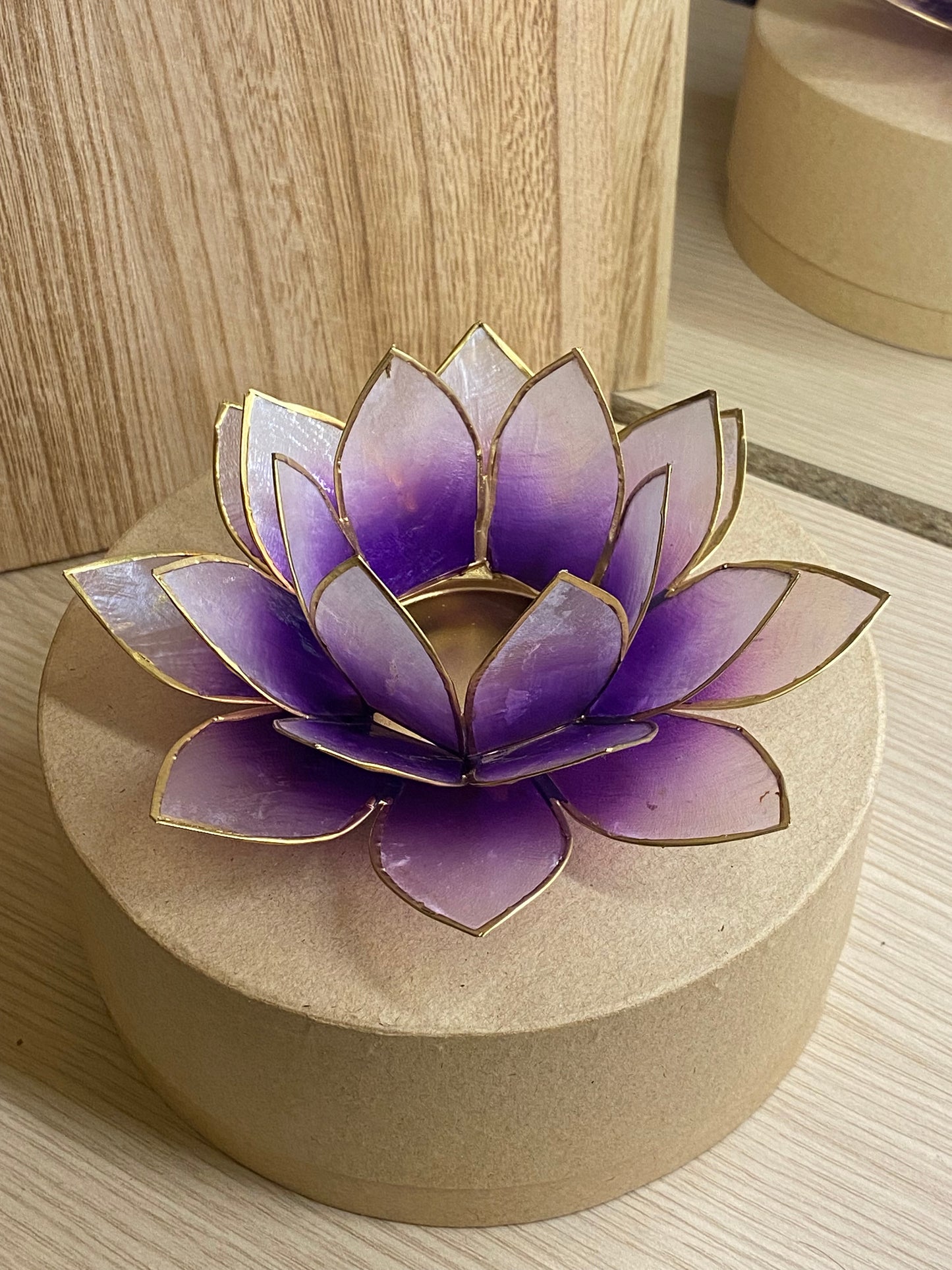 Porta candele fiore di loto in conchiglia Capiz