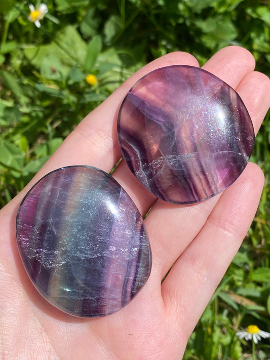 Flat stone in Fluorite