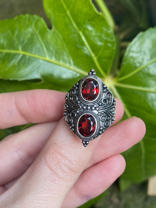 Anello doppia pietra con granato rosso