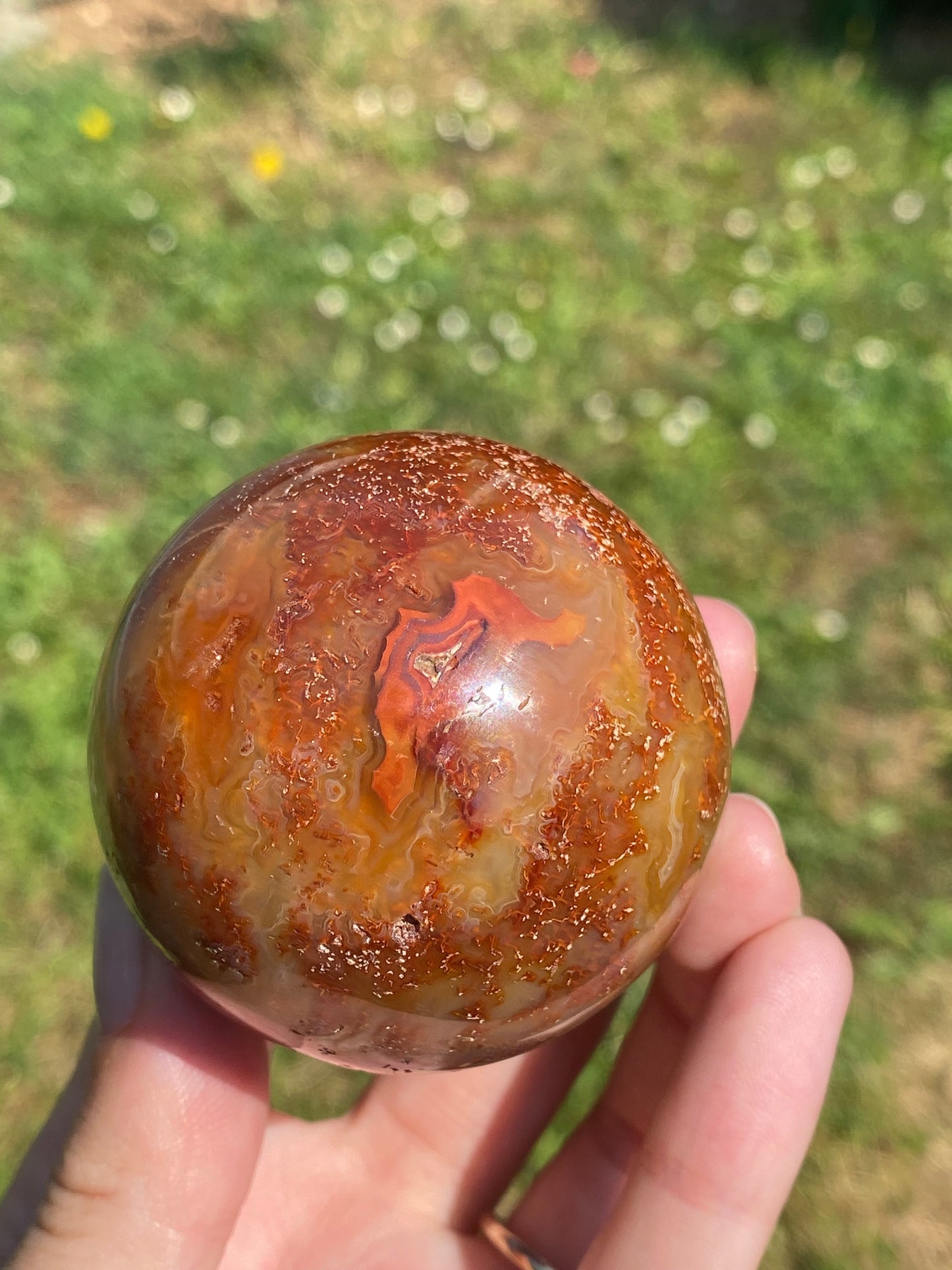 Sfera in agata Corniola