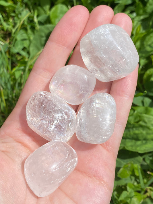 Calcite bianca burattata