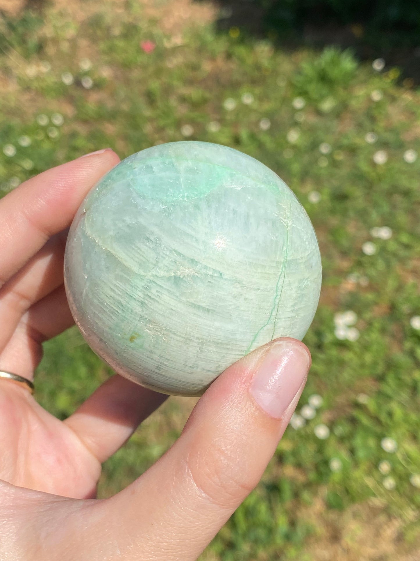 Sfera B in Garnierite (pietra di luna verde)