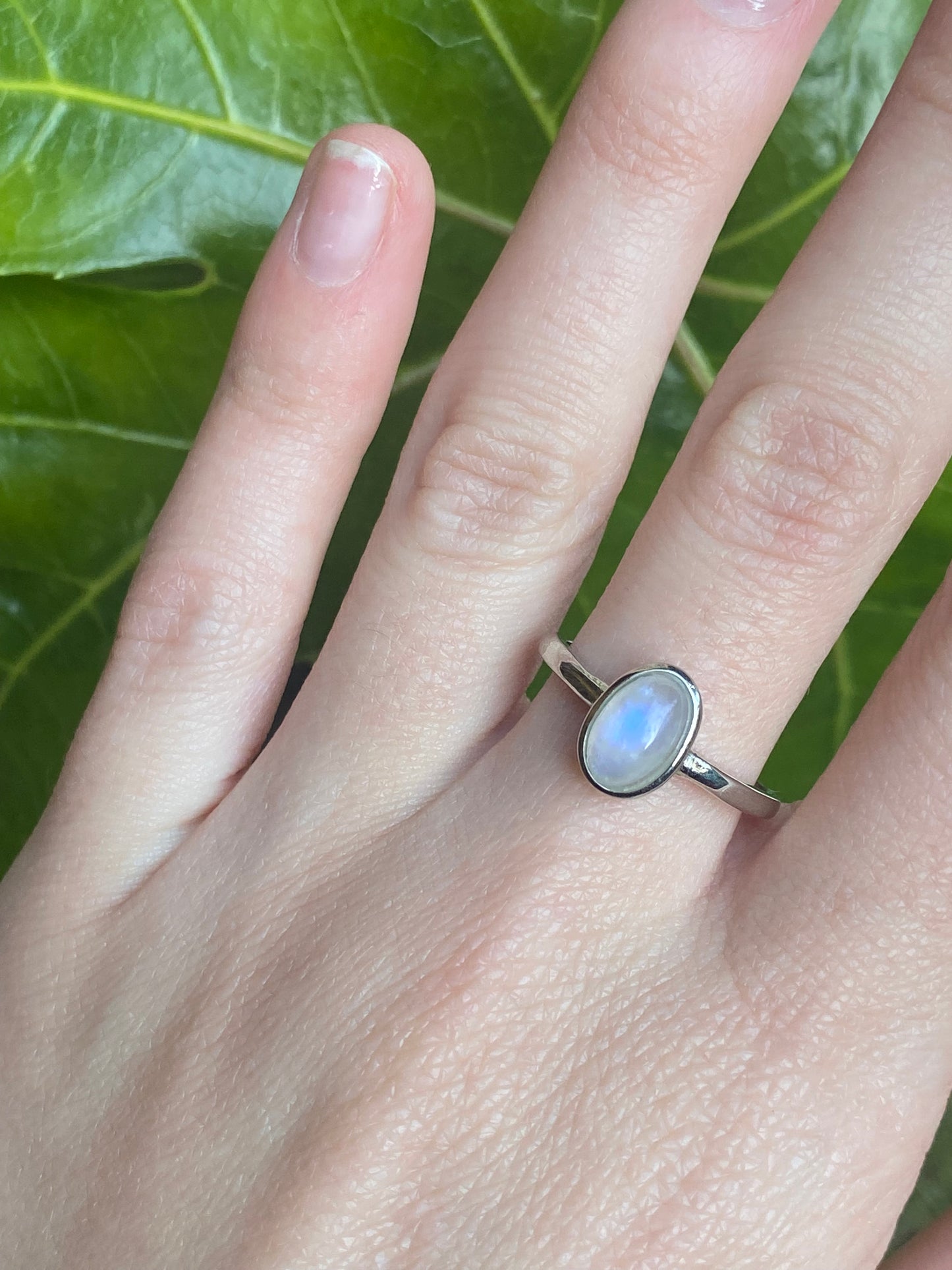 Anello in labradorite bianca