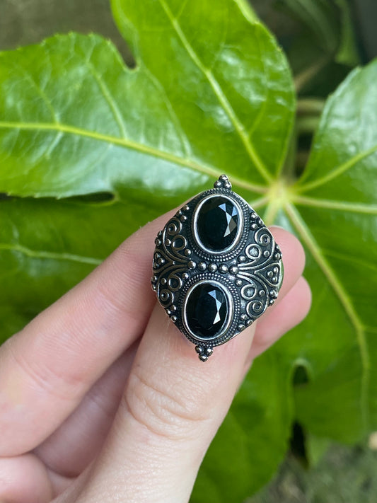 Anello doppia pietra con spinello nero