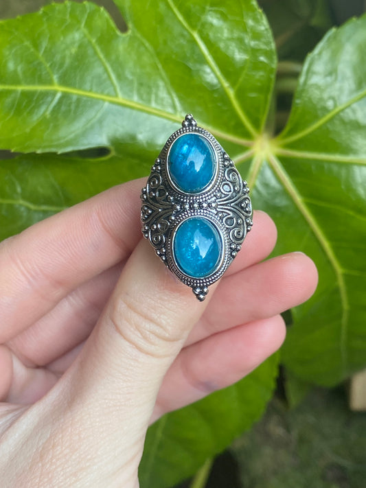 Anello con doppia pietra in apatite