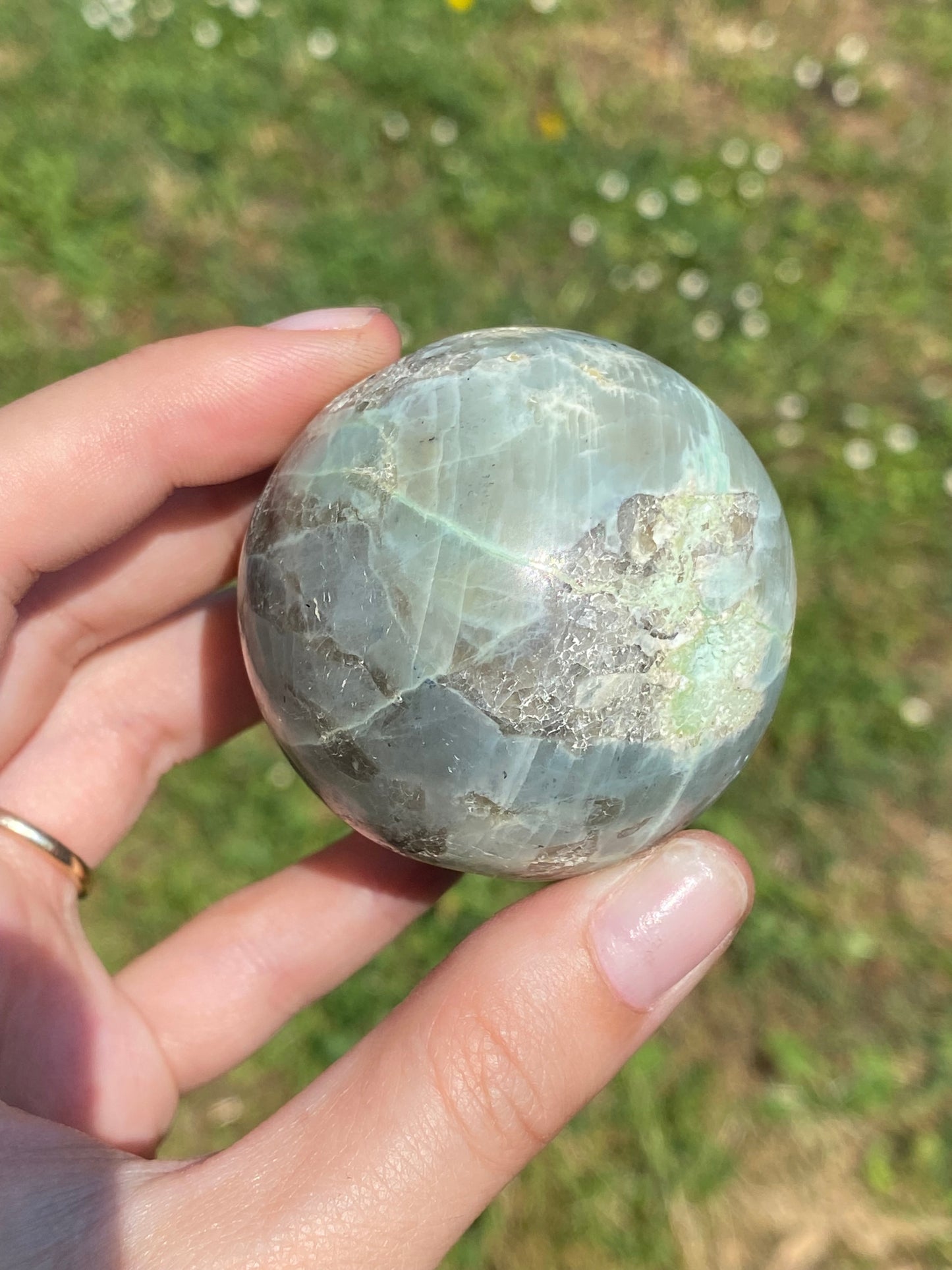 Sfera A in Garnierite (pietra di luna verde)