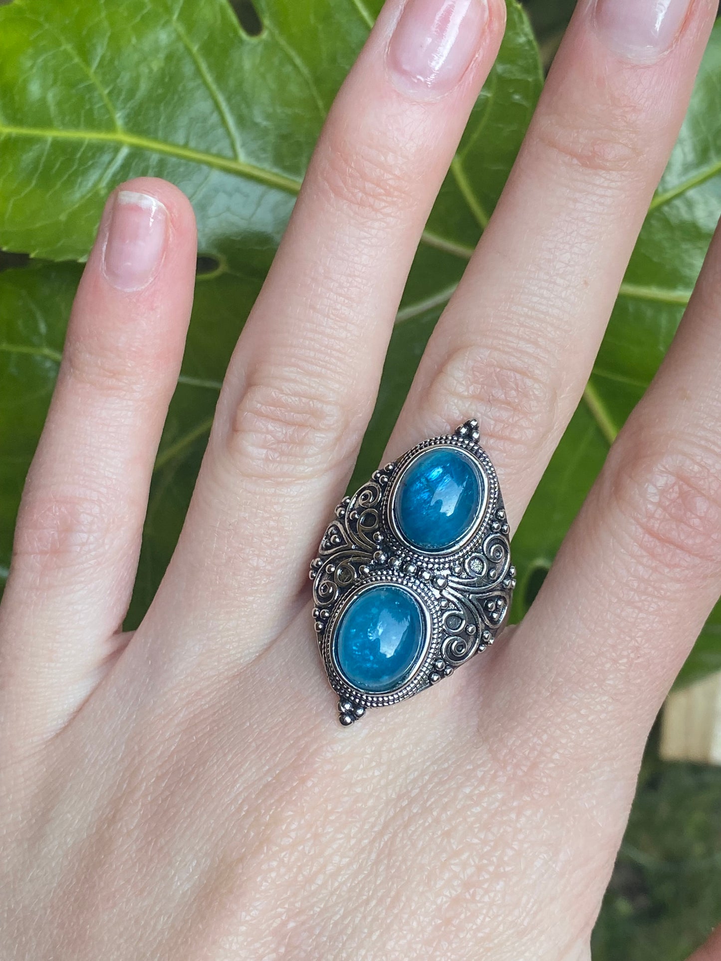 Anello con doppia pietra in apatite