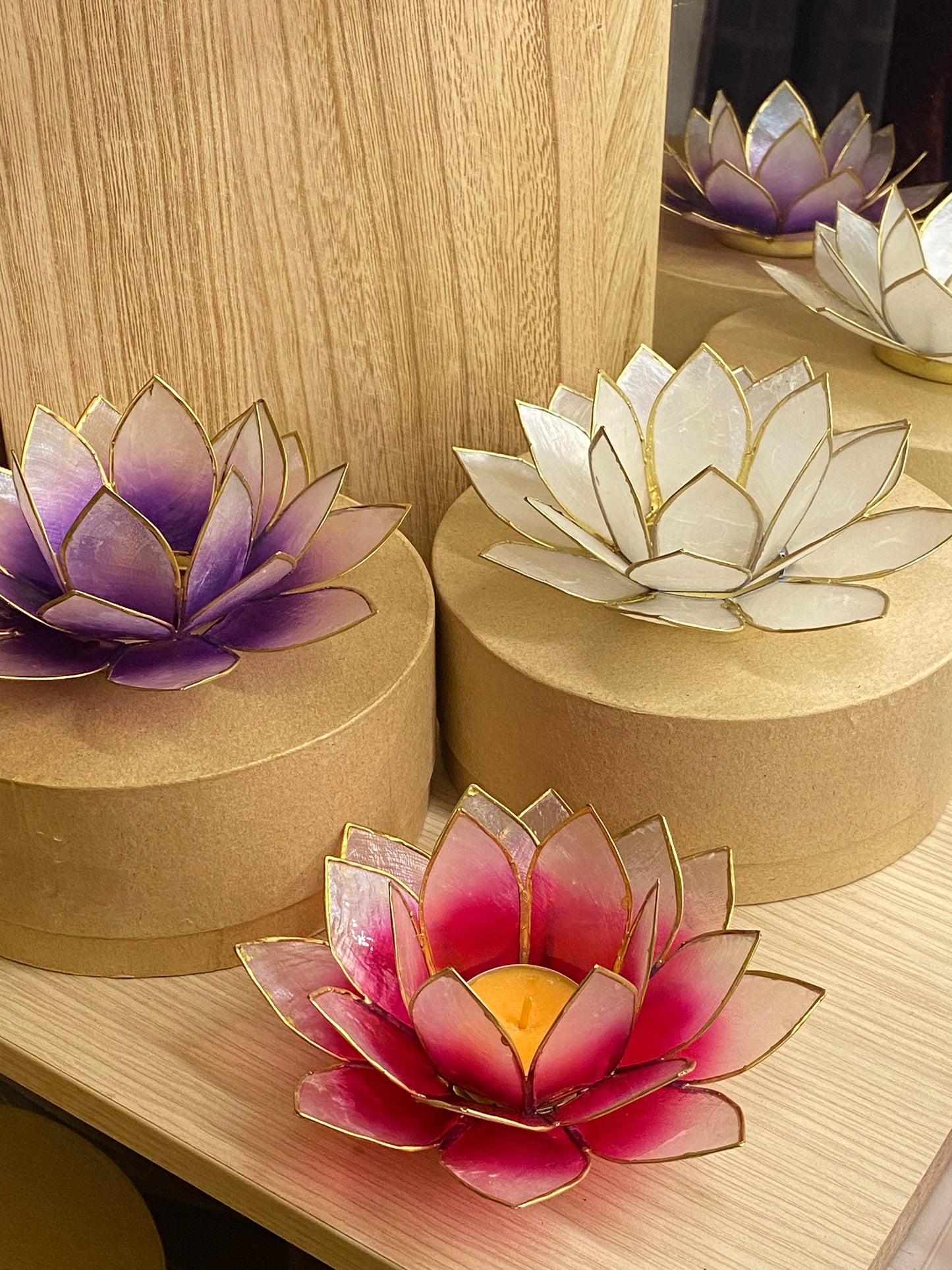 Porta candele fiore di loto in conchiglia Capiz