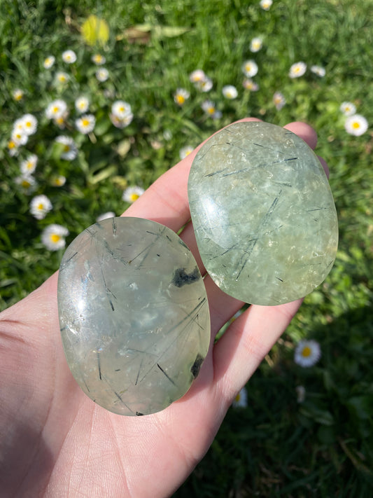 Palmstone prehnite