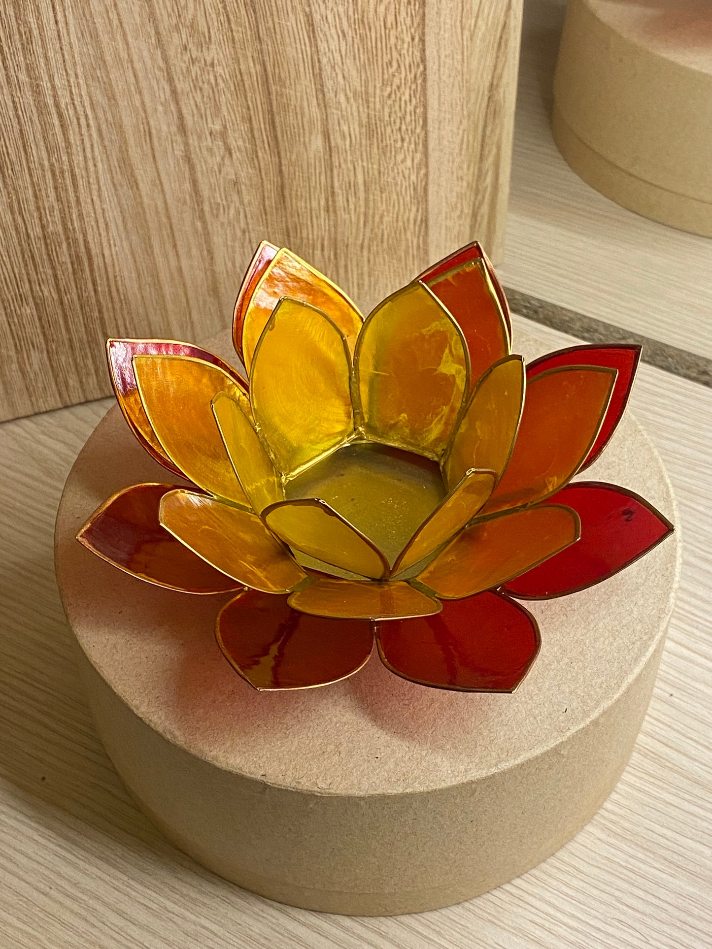 Porta candele fiore di loto in conchiglia Capiz