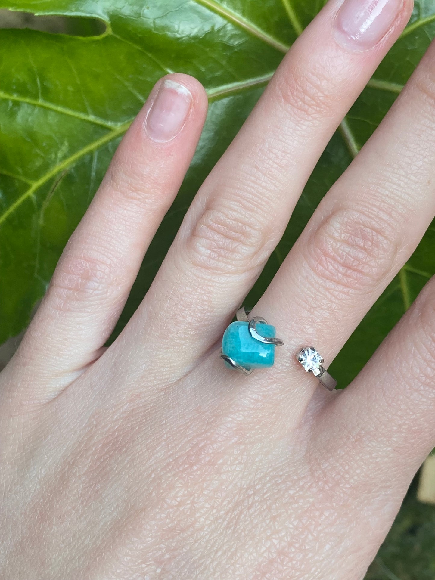 Anello con amazzonite e zircone