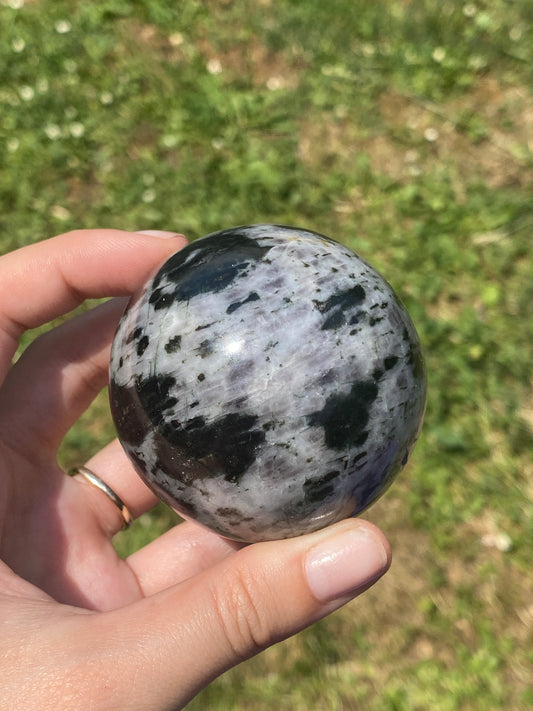 Sfera in Gabbro (Mystic Merlinite)
